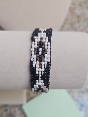 Handmade Black/ White/Gold  Beaded Bracelet